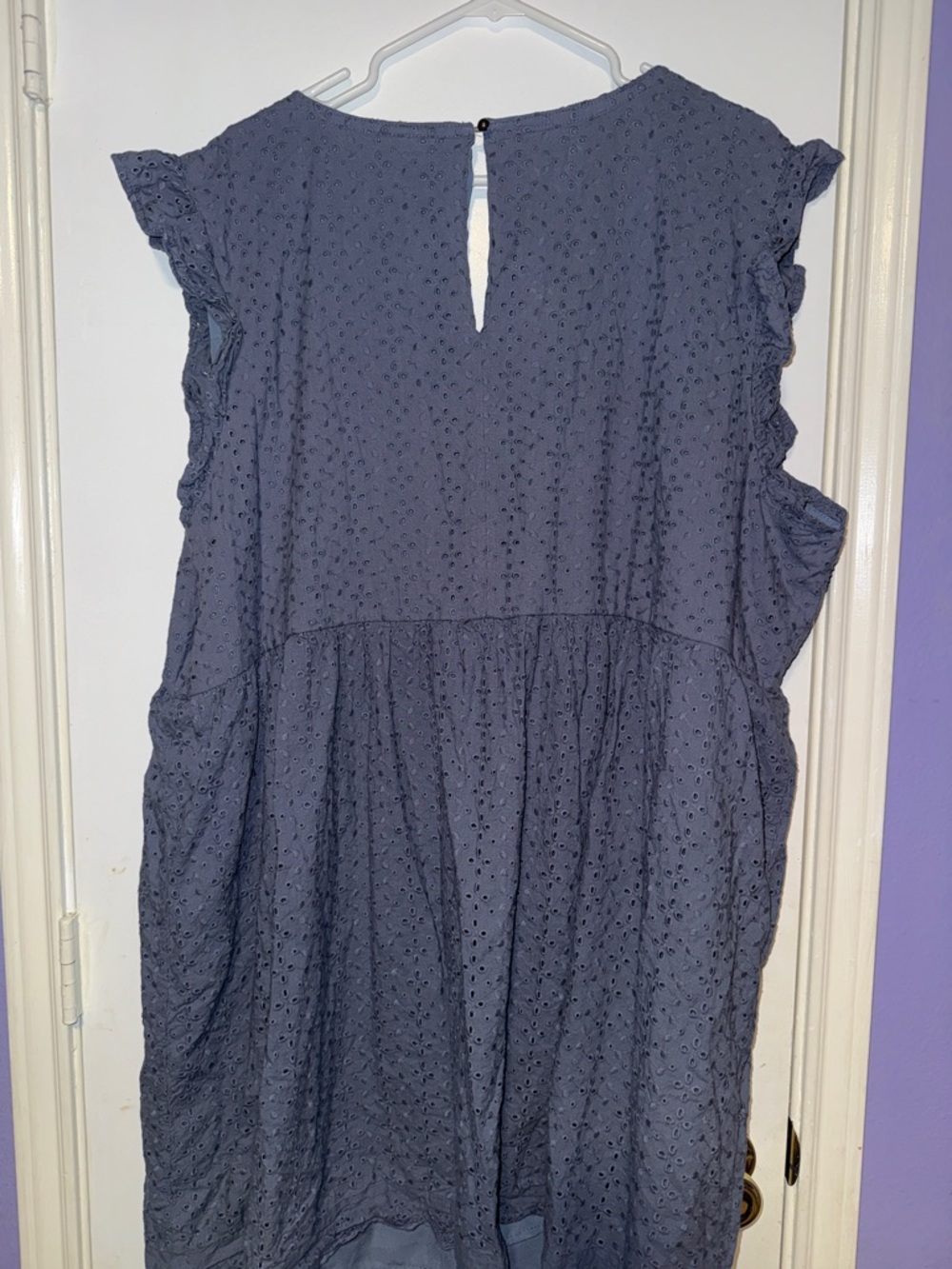 Knox Rose Slate Blue Eyelet V-Neck Ruffle Sleeve Tunic - Picture 4 of 4